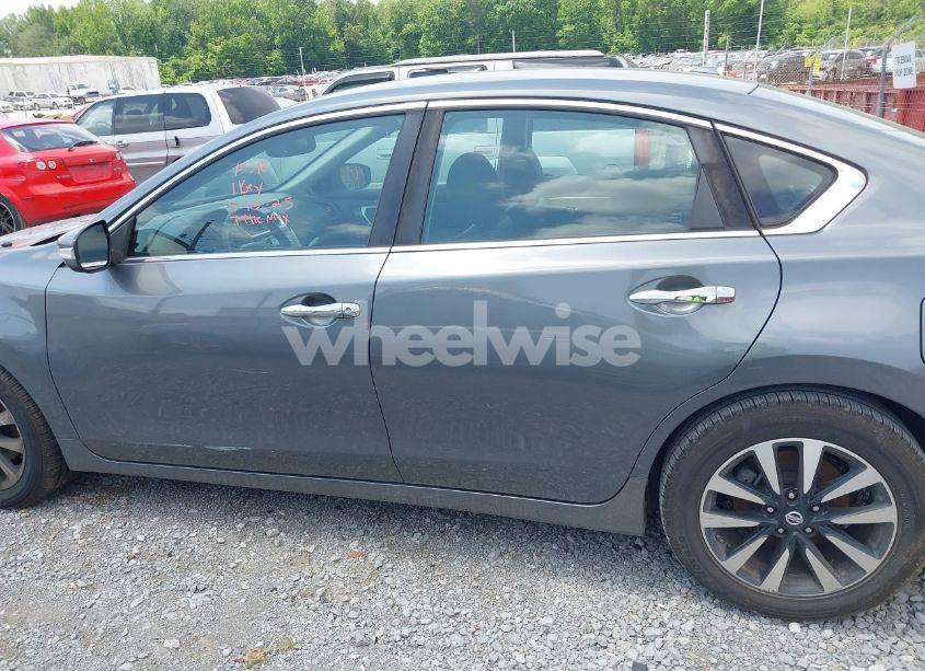 Photo 14 of 2018 Nissan Altima 2.5 SL (VIN 1N4AL3AP1JC202957)