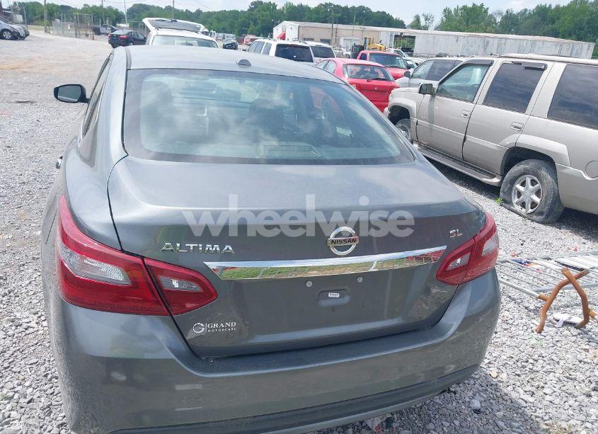 Photo 16 of 2018 Nissan Altima 2.5 SL (VIN 1N4AL3AP1JC202957)