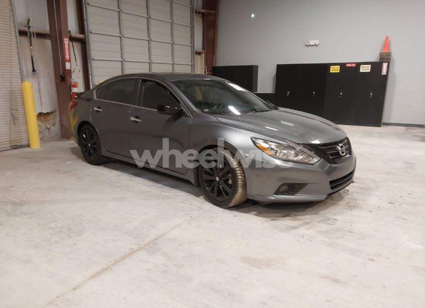 2018 Nissan Altima 2.5 SR (VIN 1N4AL3AP1JC203798) main photo