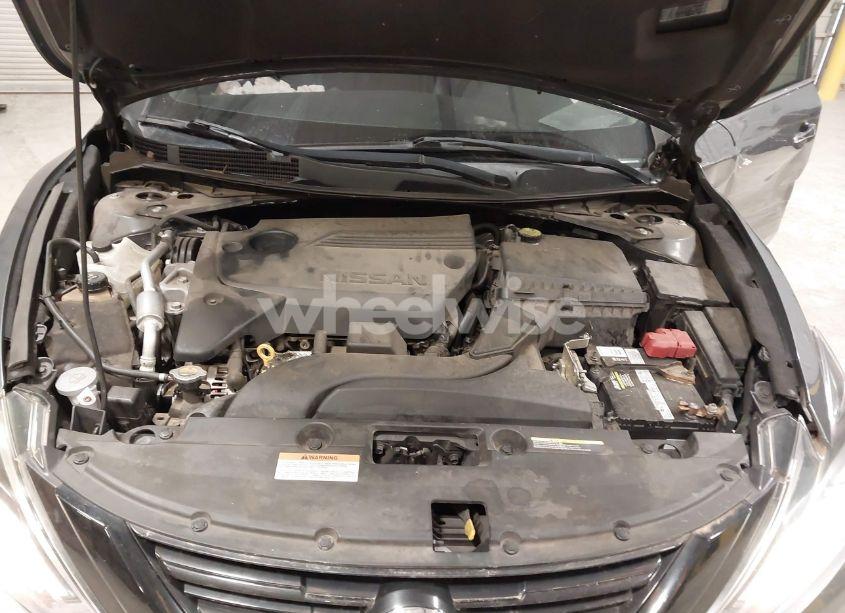 Photo 10 of 2018 Nissan Altima 2.5 SR (VIN 1N4AL3AP1JC203798)
