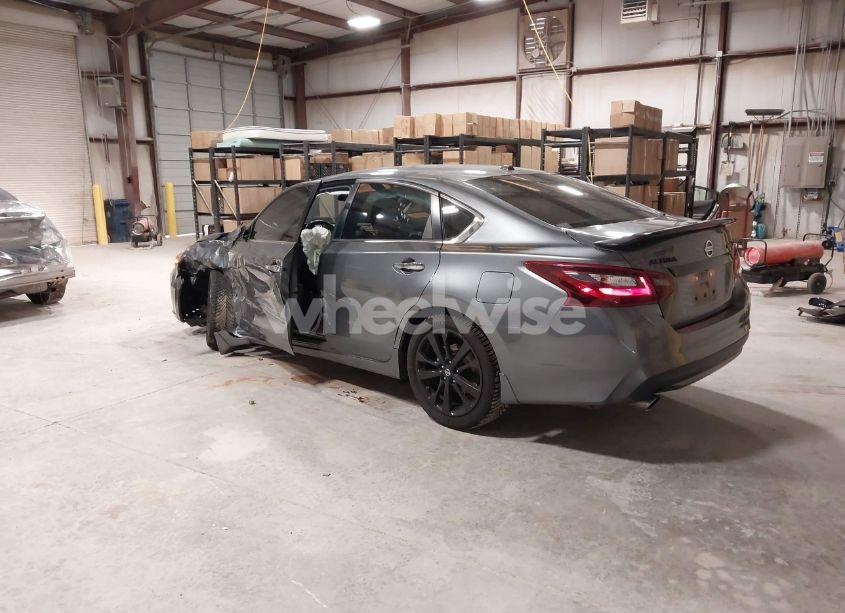 Photo 3 of 2018 Nissan Altima 2.5 SR (VIN 1N4AL3AP1JC203798)