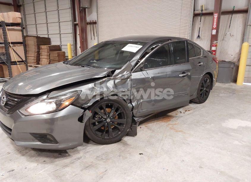 Photo 6 of 2018 Nissan Altima 2.5 SR (VIN 1N4AL3AP1JC203798)