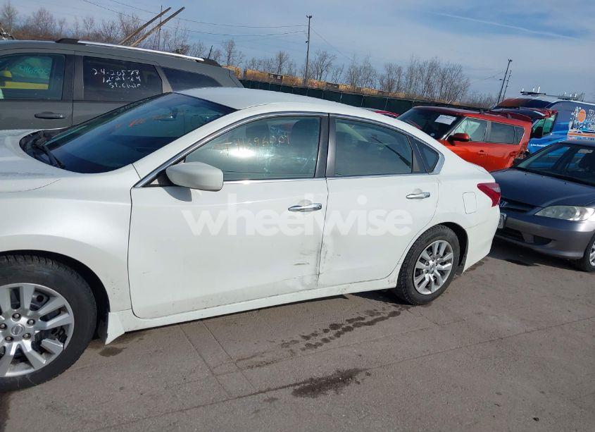 Photo 14 of 2018 Nissan Altima 2.5 S (VIN 1N4AL3AP1JC225641)