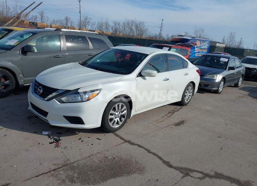 Photo 2 of 2018 Nissan Altima 2.5 S (VIN 1N4AL3AP1JC225641)