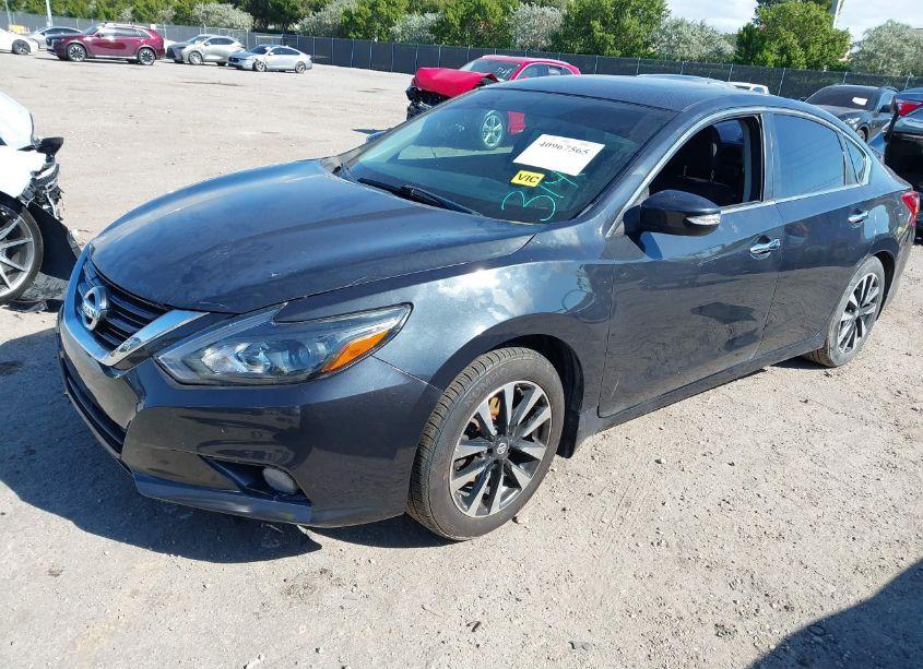 Photo 2 of 2018 Nissan Altima 2.5 SV (VIN 1N4AL3AP1JC227356)