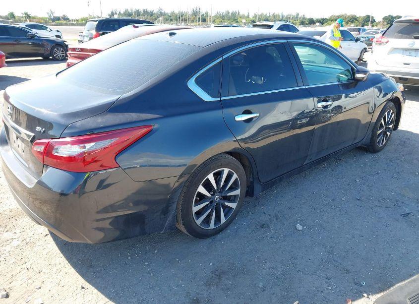 Photo 4 of 2018 Nissan Altima 2.5 SV (VIN 1N4AL3AP1JC227356)