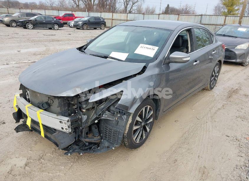 Photo 2 of 2018 Nissan Altima 2.5 SL (VIN 1N4AL3AP1JC245971)