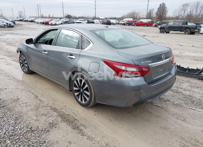 Photo 3 of 2018 Nissan Altima 2.5 SL (VIN 1N4AL3AP1JC245971)