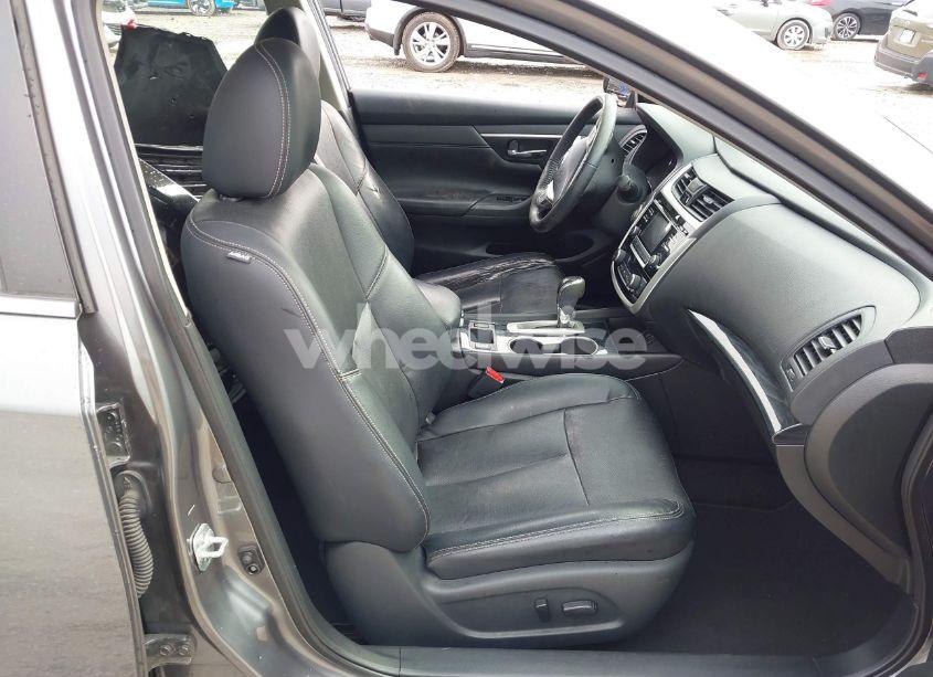 Photo 5 of 2018 Nissan Altima 2.5 SL (VIN 1N4AL3AP1JC245971)