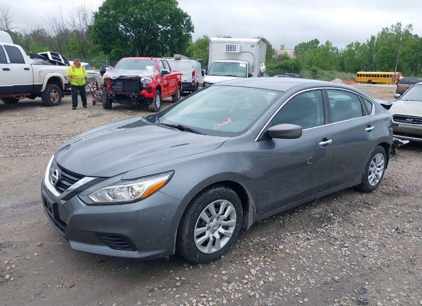 Photo 2 of 2018 Nissan Altima 2.5 S (VIN 1N4AL3AP1JC249714)