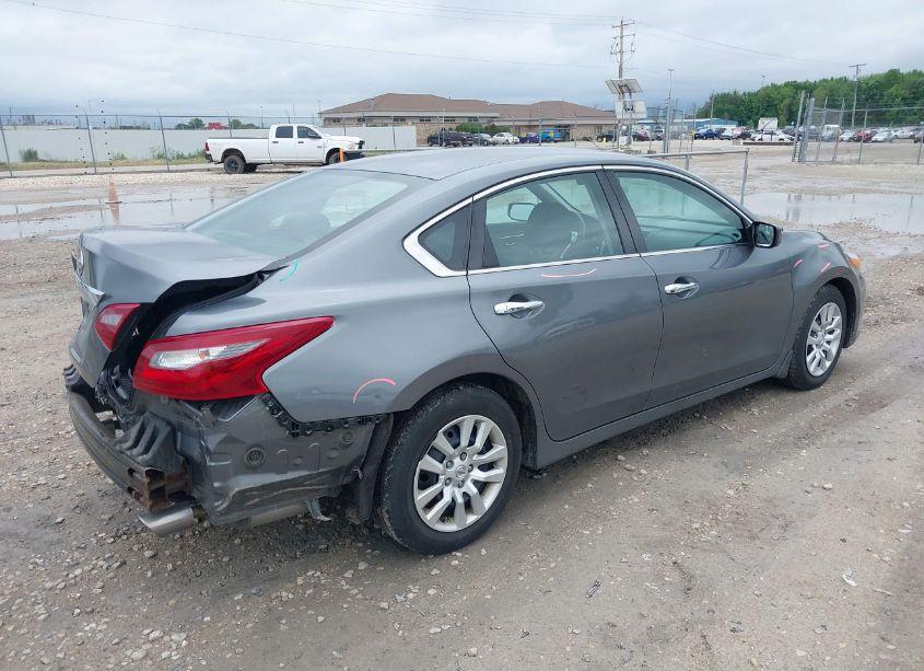 Photo 4 of 2018 Nissan Altima 2.5 S (VIN 1N4AL3AP1JC249714)