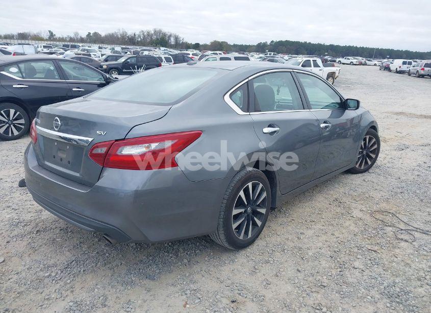 Photo 4 of 2018 Nissan Altima 2.5 SV (VIN 1N4AL3AP1JC251589)