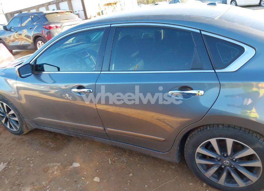 Photo 14 of 2018 Nissan Altima 2.5 SR (VIN 1N4AL3AP1JC270966)