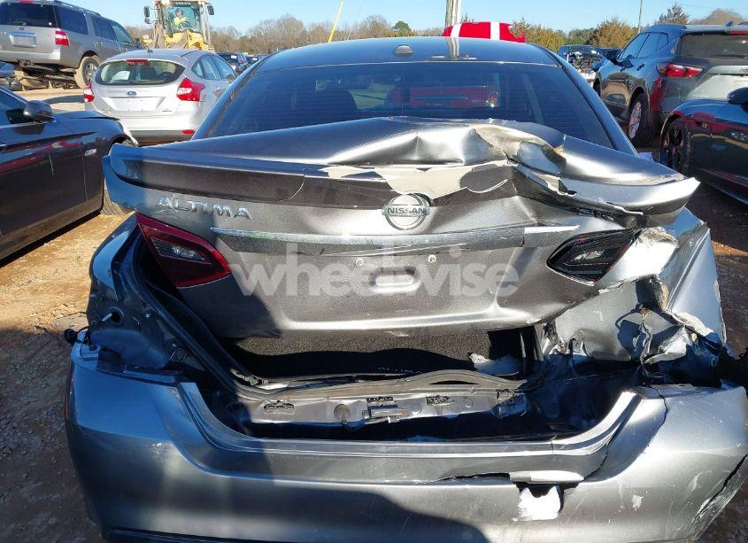 Photo 16 of 2018 Nissan Altima 2.5 SR (VIN 1N4AL3AP1JC270966)