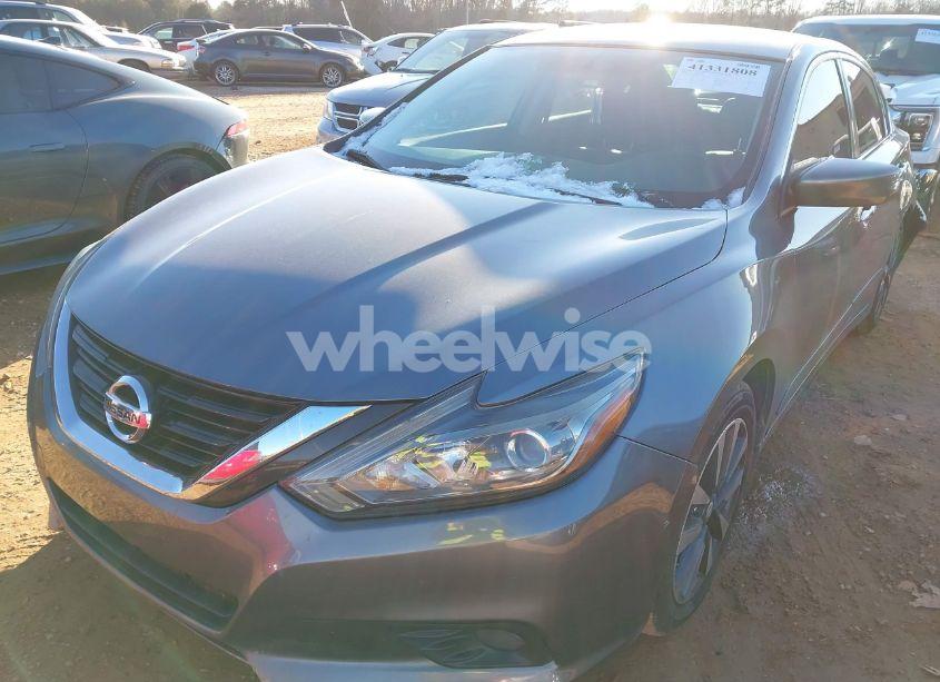 Photo 2 of 2018 Nissan Altima 2.5 SR (VIN 1N4AL3AP1JC270966)