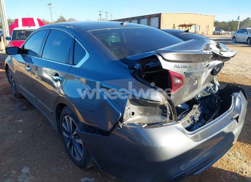 Photo 3 of 2018 Nissan Altima 2.5 SR (VIN 1N4AL3AP1JC270966)