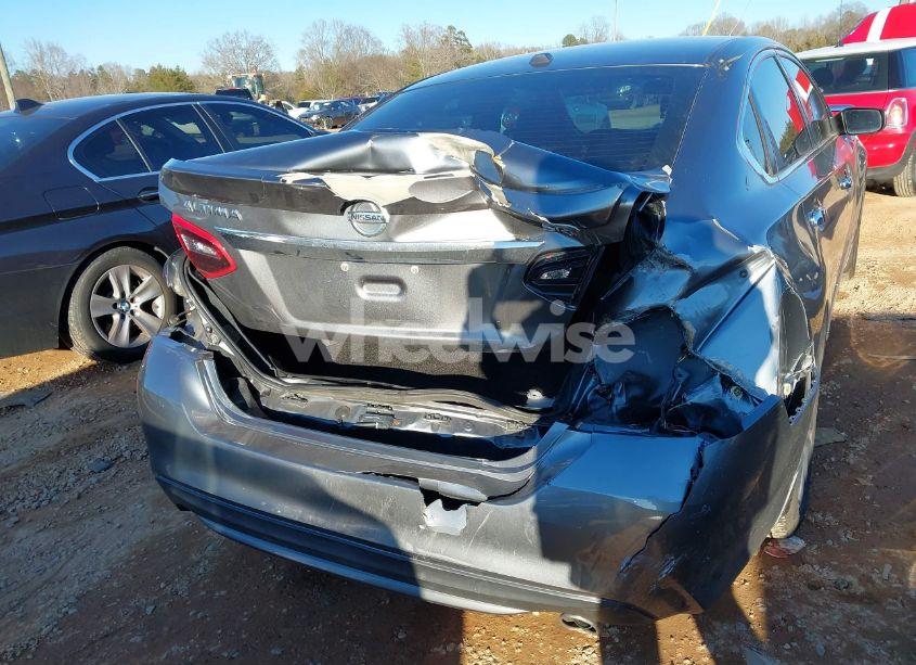 Photo 6 of 2018 Nissan Altima 2.5 SR (VIN 1N4AL3AP1JC270966)