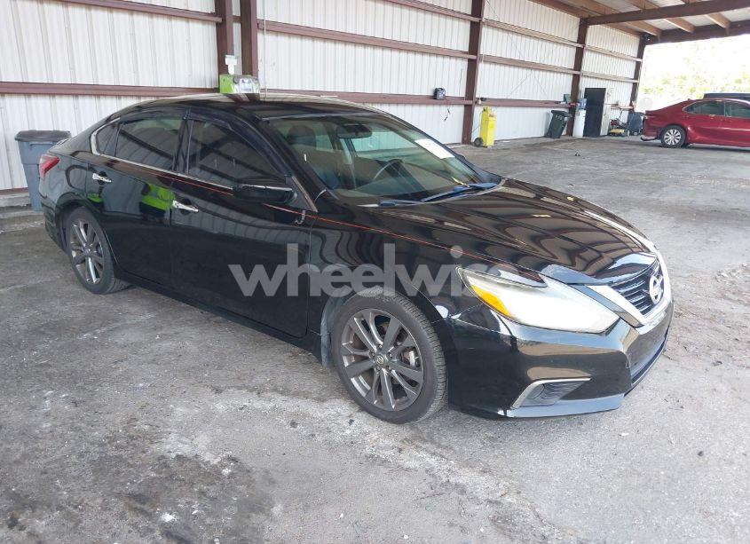 2018 Nissan Altima 2.5 SR (VIN 1N4AL3AP1JC277304) main photo
