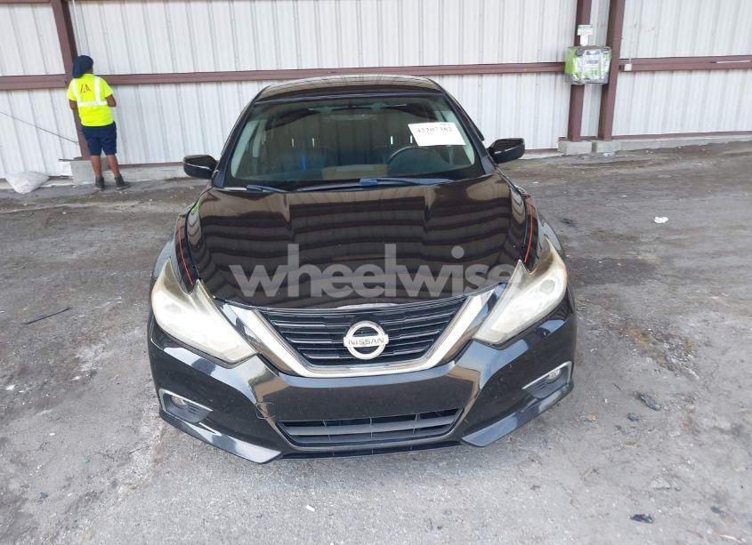 Photo 12 of 2018 Nissan Altima 2.5 SR (VIN 1N4AL3AP1JC277304)