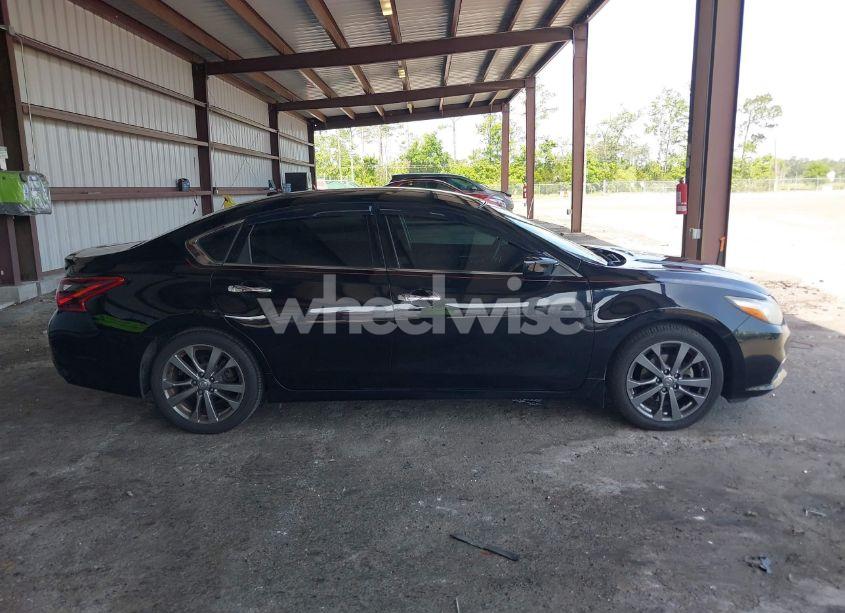 Photo 13 of 2018 Nissan Altima 2.5 SR (VIN 1N4AL3AP1JC277304)