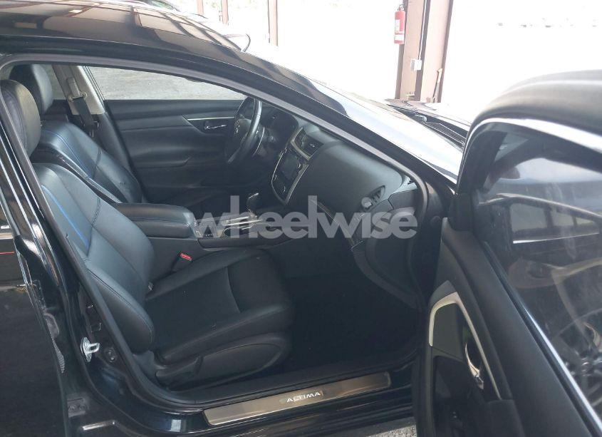 Photo 5 of 2018 Nissan Altima 2.5 SR (VIN 1N4AL3AP1JC277304)