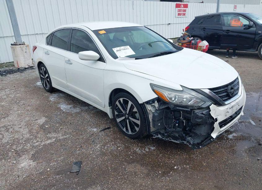 2018 Nissan Altima 2.5 SR (VIN 1N4AL3AP1JC279733) main photo