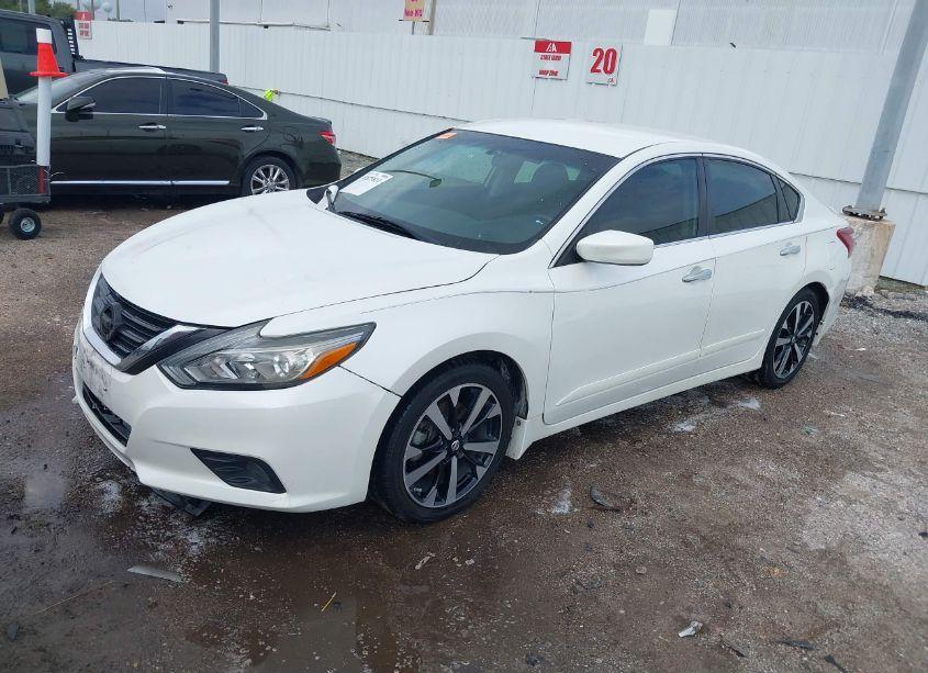 Photo 2 of 2018 Nissan Altima 2.5 SR (VIN 1N4AL3AP1JC279733)