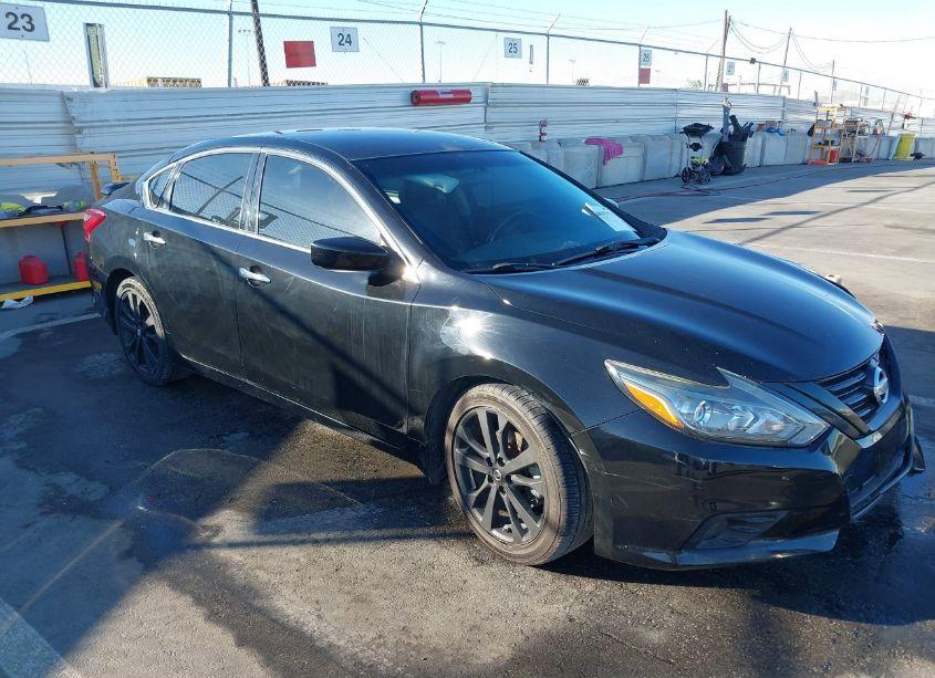 2018 Nissan Altima 2.5 SR (VIN 1N4AL3AP1JC280493) main photo