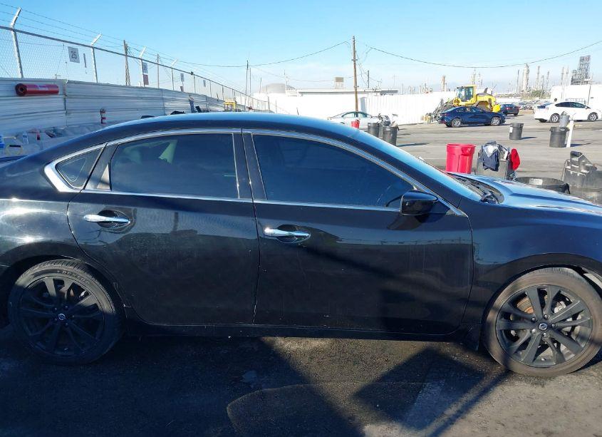 Photo 13 of 2018 Nissan Altima 2.5 SR (VIN 1N4AL3AP1JC280493)