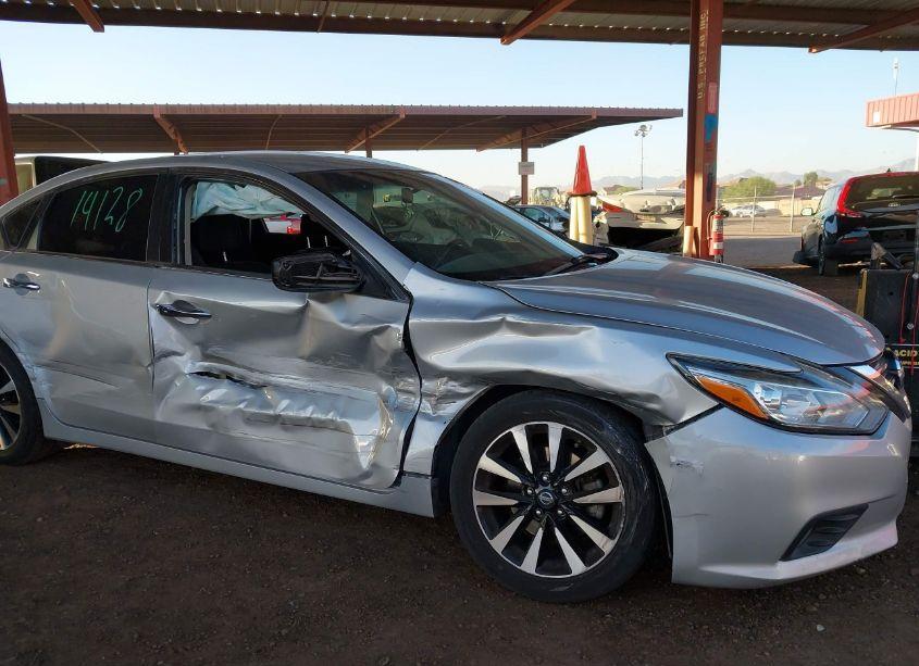 Photo 6 of 2018 Nissan Altima 2.5 SV (VIN 1N4AL3AP1JC282471)