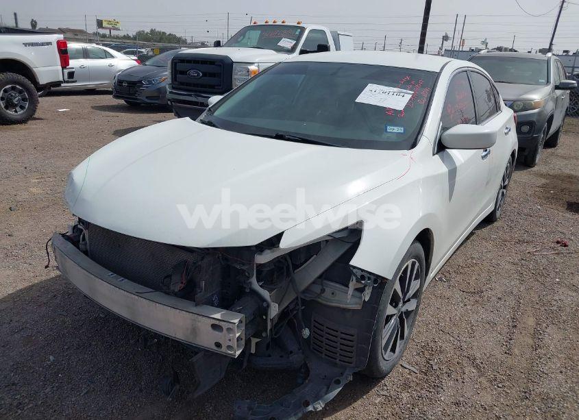 Photo 2 of 2018 Nissan Altima 2.5 SV (VIN 1N4AL3AP1JC283393)