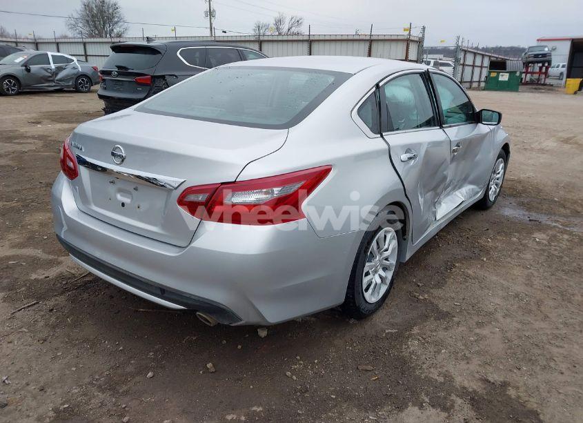 Photo 4 of 2018 Nissan Altima 2.5 S (VIN 1N4AL3AP1JC294667)
