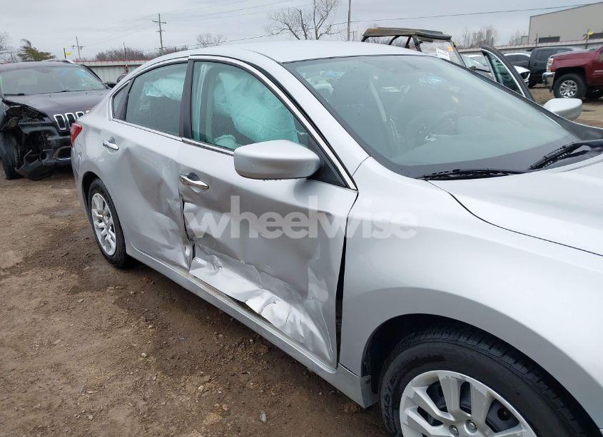 Photo 6 of 2018 Nissan Altima 2.5 S (VIN 1N4AL3AP1JC294667)