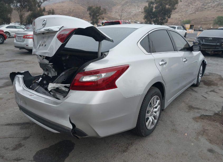 Photo 4 of 2018 Nissan Altima 2.5 S (VIN 1N4AL3AP1JC476742)