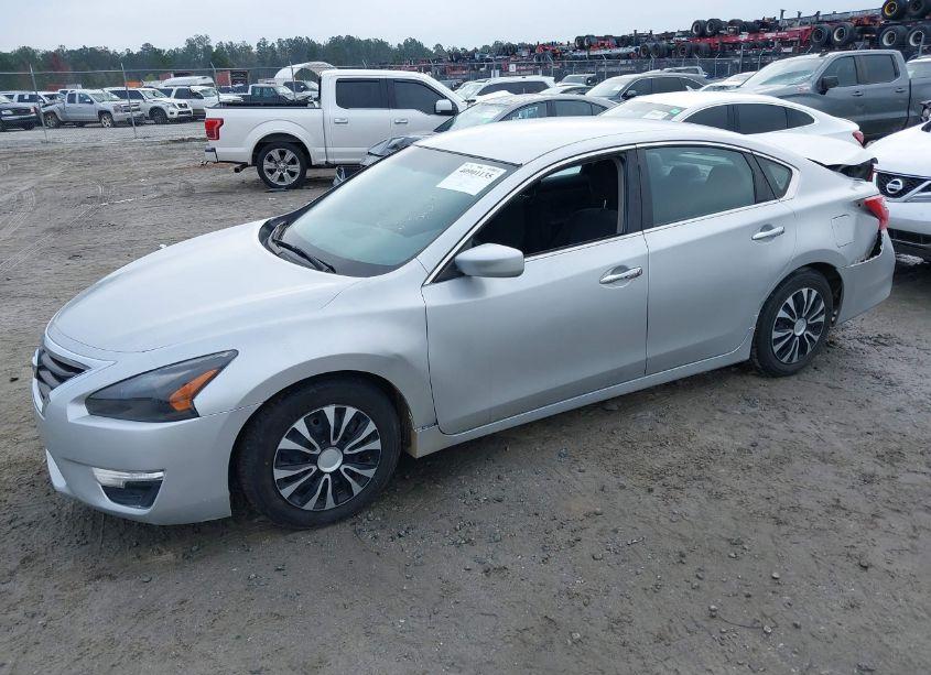 Photo 2 of 2013 Nissan Altima 2.5 S (VIN 1N4AL3AP2DC106081)