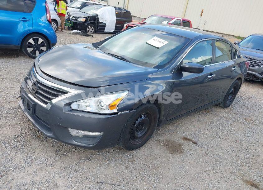 Photo 2 of 2013 Nissan Altima 2.5 S (VIN 1N4AL3AP2DC237298)