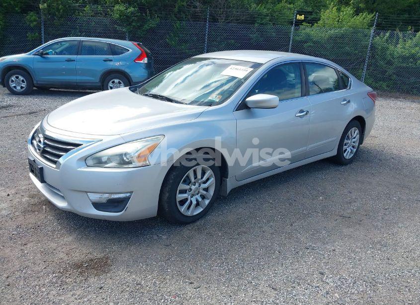 Photo 2 of 2013 Nissan Altima 2.5 S (VIN 1N4AL3AP2DC282984)