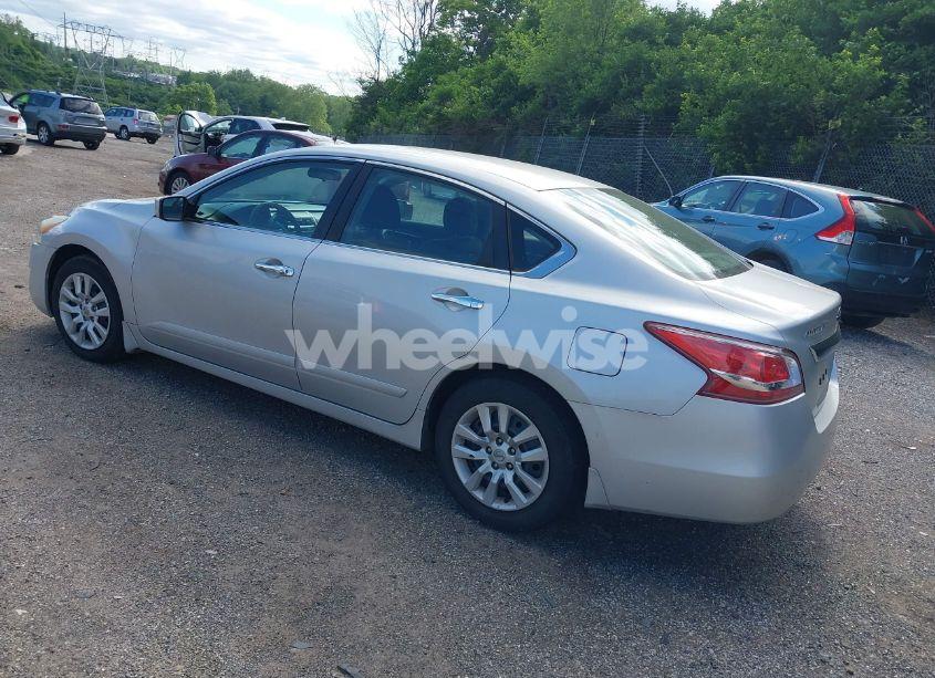 Photo 3 of 2013 Nissan Altima 2.5 S (VIN 1N4AL3AP2DC282984)