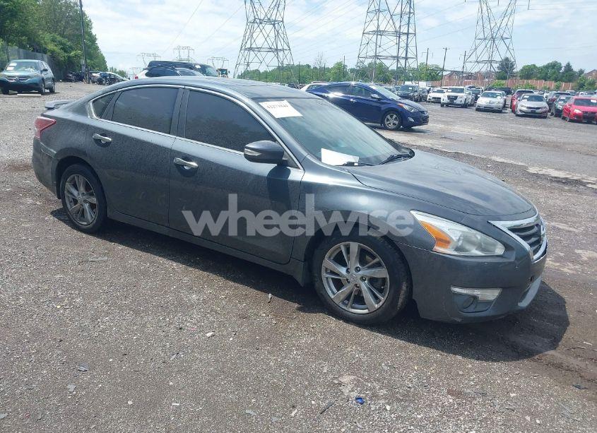 2013 Nissan Altima 2.5 SV (VIN 1N4AL3AP2DC295461) main photo
