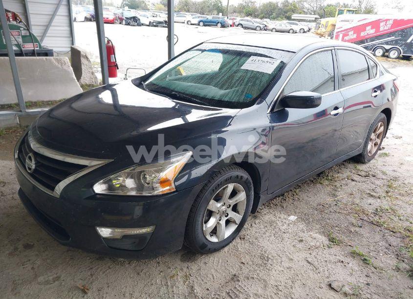 Photo 2 of 2013 Nissan Altima 2.5 S (VIN 1N4AL3AP2DC916617)