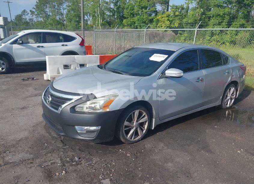 Photo 2 of 2013 Nissan Altima 2.5 SV (VIN 1N4AL3AP2DN445377)
