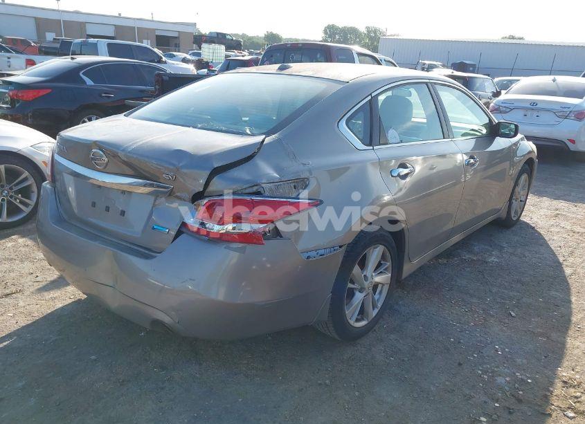 Photo 4 of 2013 Nissan Altima 2.5 SV (VIN 1N4AL3AP2DN472742)