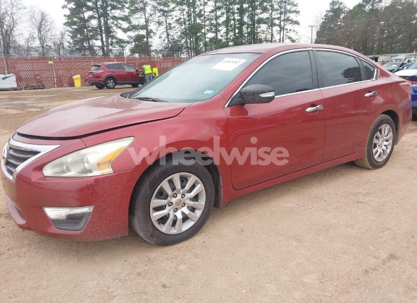 Photo 2 of 2013 Nissan Altima 2.5 S (VIN 1N4AL3AP2DN479710)