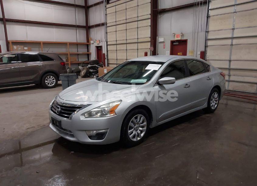 Photo 2 of 2013 Nissan Altima 2.5 S (VIN 1N4AL3AP2DN525066)