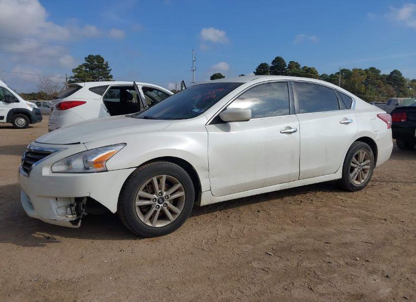 Photo 2 of 2013 Nissan Altima 2.5 S (VIN 1N4AL3AP2DN527240)