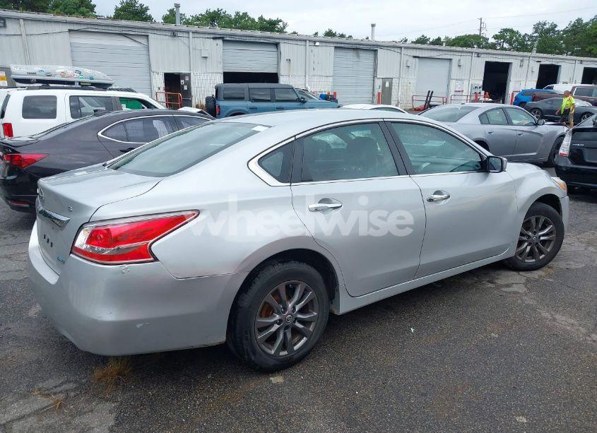 Photo 4 of 2013 Nissan Altima 2.5 S (VIN 1N4AL3AP2DN533006)