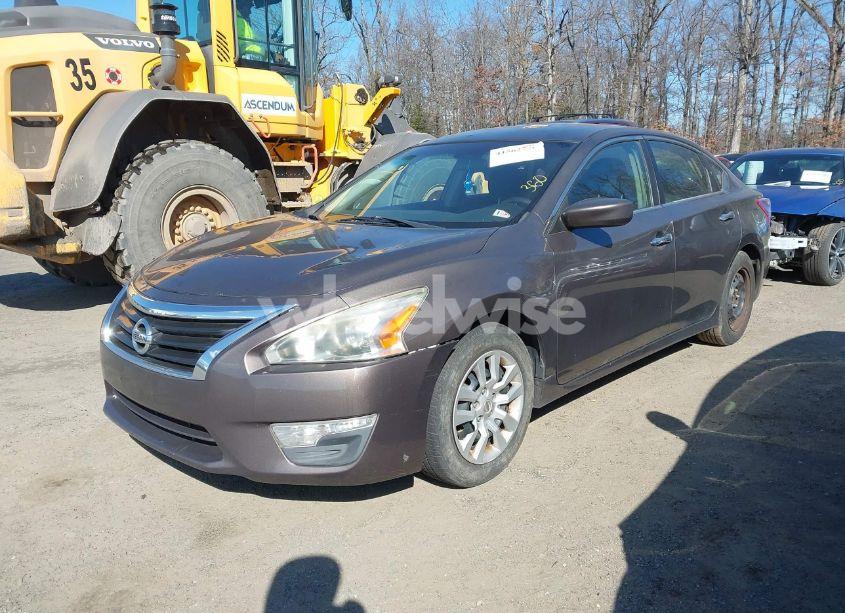 Photo 2 of 2013 Nissan Altima 2.5 S (VIN 1N4AL3AP2DN549738)