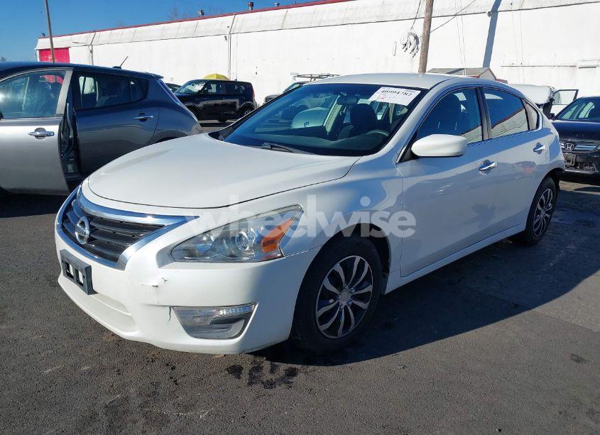 Photo 2 of 2013 Nissan Altima 2.5 S (VIN 1N4AL3AP2DN584733)