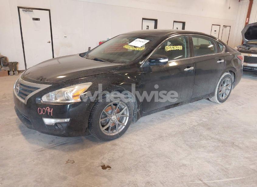 Photo 2 of 2014 Nissan Altima 2.5 SV (VIN 1N4AL3AP2EC142581)