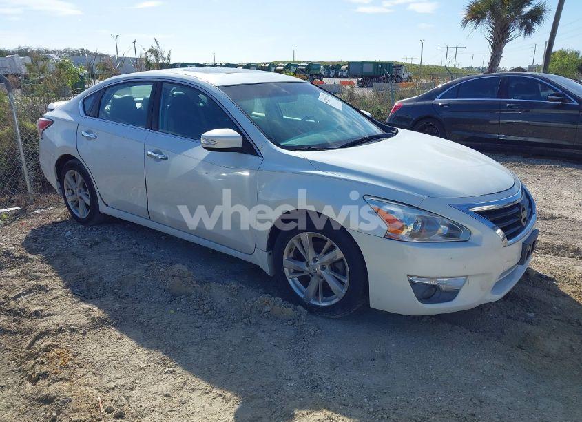 2014 Nissan Altima 2.5 SV (VIN 1N4AL3AP2EN205764) main photo